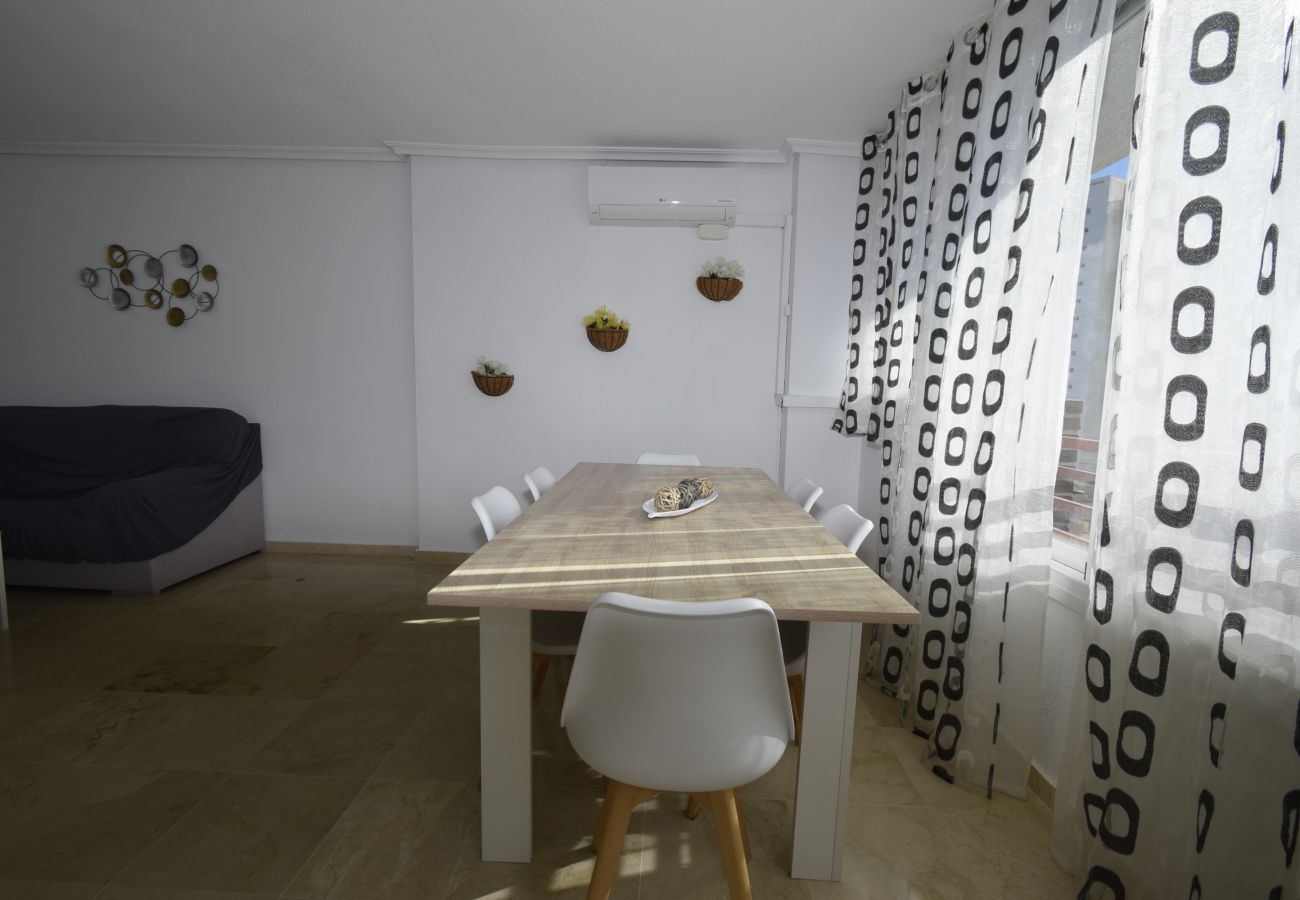 Apartamento en Benidorm - PINTOR ROSALES  (3 DORMITORIOS)